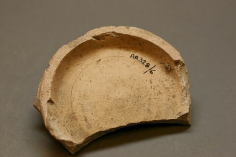 Fragment de base annulaire, image 2/2