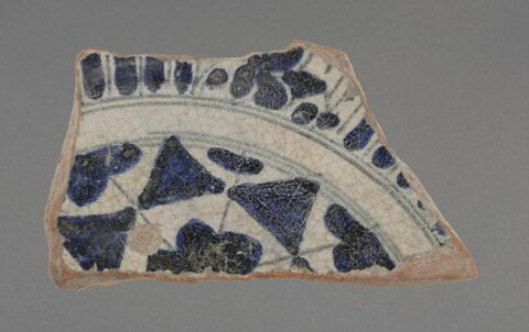 Fond de coupe à décor d'étoile, image 1/1