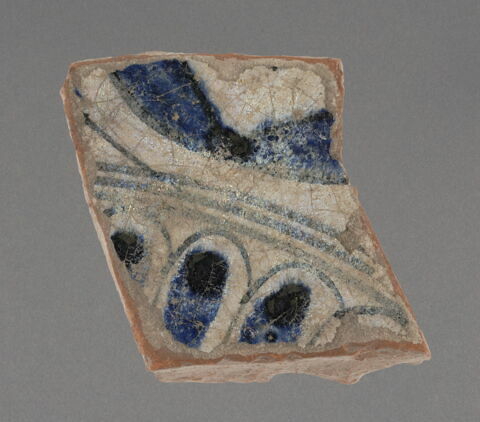 Tesson de coupe à décor bleu et blanc, image 1/1