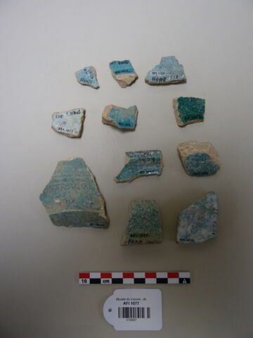 Lot de 11 tessons à glaçure turquoise, image 1/2