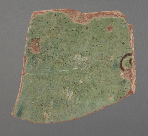 Lot de 16 tessons à décor sgraffito sous glaçure verte, image 2/2