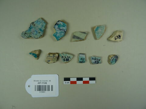 Lot de 11 tessons à décor noir et bleu, image 2/2