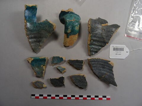 Lot de 11 tessons de jarres bleues, image 2/2