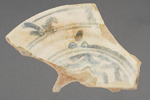 Profil de petit plat à décor bleu et blanc, image 1/1