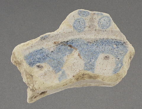 Fond de coupe à décor aubergine, bleu et blanc, image 1/1