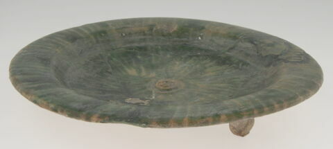 Plat tripode à aile droite, image 2/6