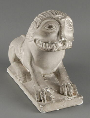Moulage d'un lion couché, image 1/2