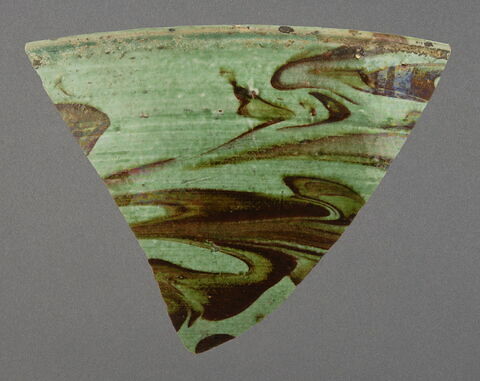 Bord de coupe à décor marbré, image 1/1