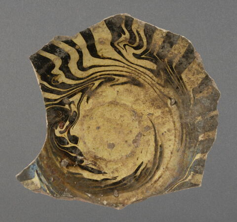 Fond de grande coupe à décor marbré, image 1/1