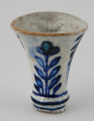 Col de vase ou de houka à décor bleu et blanc