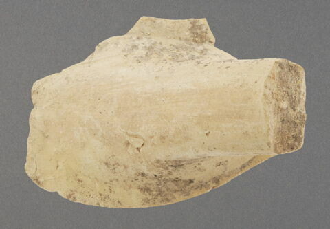 Fragment de paroi avec départ d'anse, image 1/1