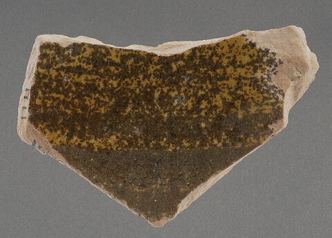 Tesson de coupe brune et jaune, image 1/1