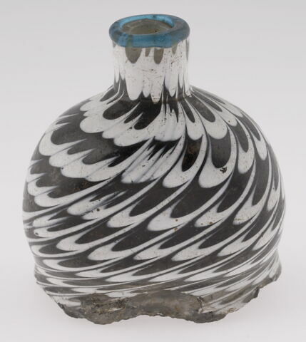 Flacon (à parfum) globulaire aplati, image 4/4