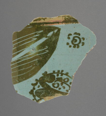 Bord de pot (?) à l'aile d'oiseau, image 1/3