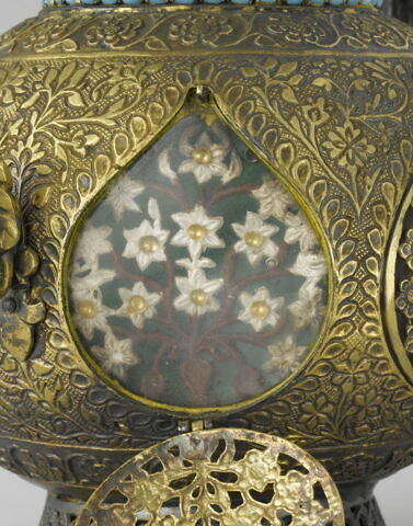Aiguière à couvercle, image 27/34