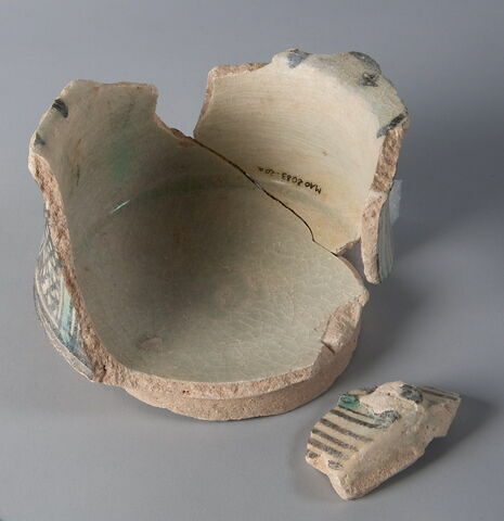 Coupe carénée fragmentaire, image 2/2