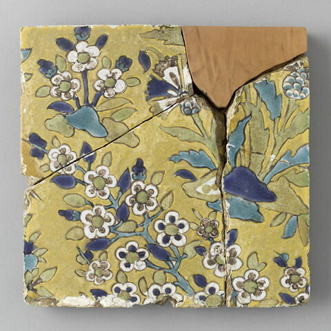 Carreau de revêtement fragmentaire, image 1/2