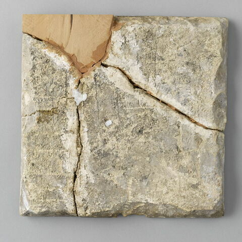 Carreau de revêtement fragmentaire, image 2/2