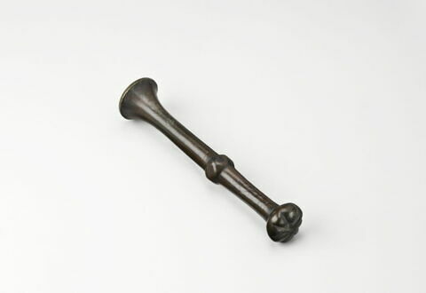 Pilon, image 2/2
