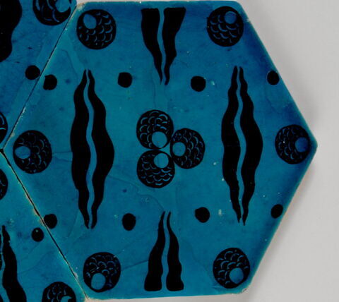 Carreau au motif d'ocelles et de tigrures, image 2/2