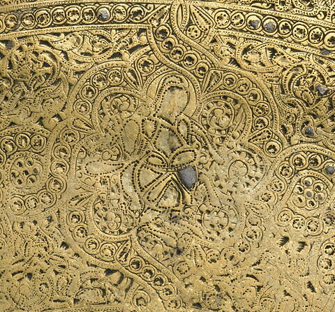 Plateau au nom du sultan Salih Nadjm al-Din Ayyub, image 35/40