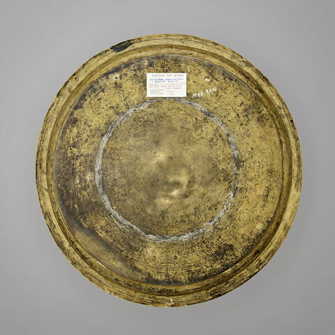 Plateau au nom du sultan Salih Nadjm al-Din Ayyub, image 6/40