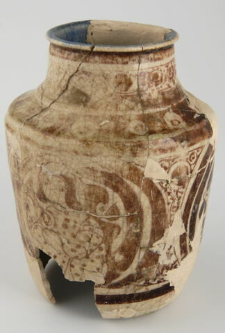 Petit vase fragmentaire, image 1/1