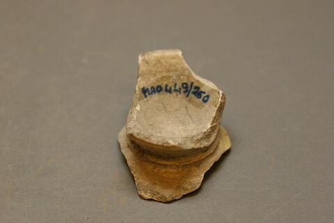 Fragment de la partie inférieure du vase, image 2/2