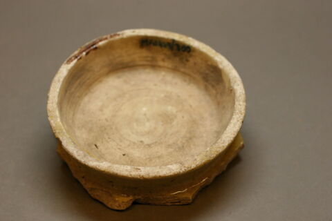 Fragment de la partie inférieure du vase, image 2/2