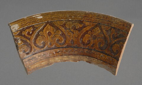 Fragment de lèvre de grand plat, image 1/1