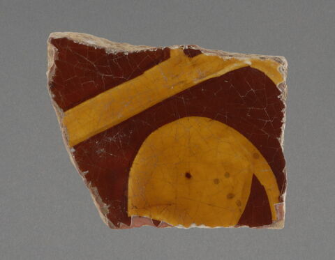 Fragment de coupe à épigraphie, image 1/1
