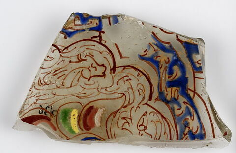 Fragment orné d'un médaillon polylobé, image 1/1