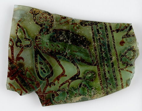 Fragment orné d'un oiseau sur fond végétal stylisé, image 1/1