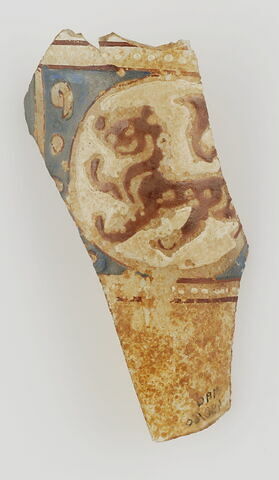 Fragment de gobelet au lion passant, image 1/1