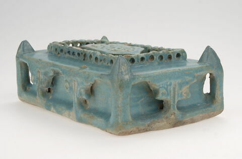 Structure rectangulaire (socle ? support ?), image 1/6