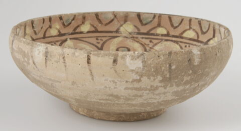 Coupe aux ocelles et à la palmette stylisée, image 2/2