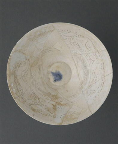 Coupe aux quadrupèdes passant, image 2/9