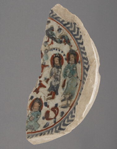 Tesson aux trois personnages dont deux debout et un assis, image 1/1