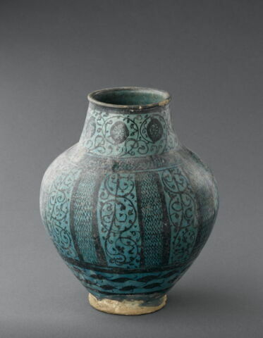 Vase, image 1/2