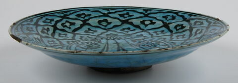 Grand plat à résille losangée fleurie, image 3/3