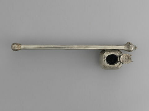 Ecritoire, Porte stylet et encrier portant la tughra du sultan ottoman Mahmud Ier, image 7/20