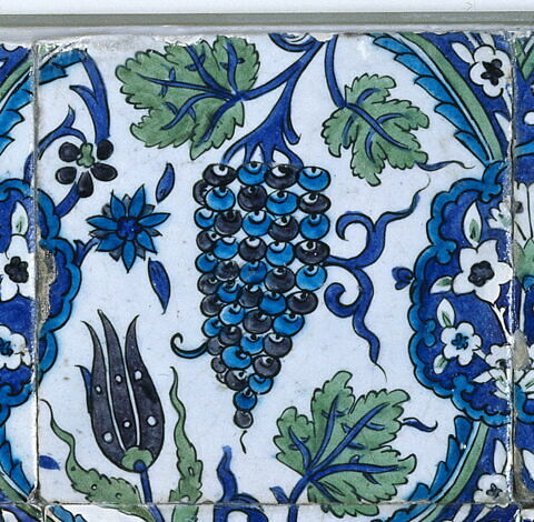 Carreau aux grappes de raisin dans un treillis de mandorles, image 2/2