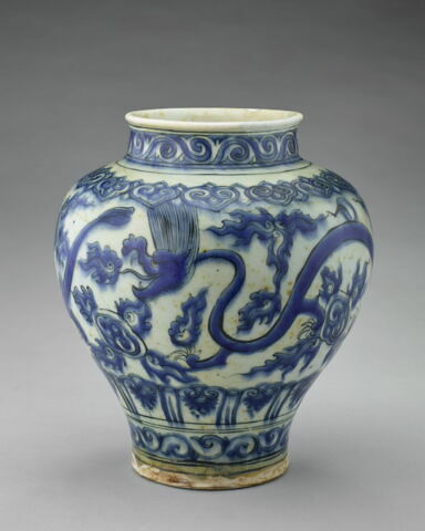 Vase aux dragons serpentiformes, image 1/12