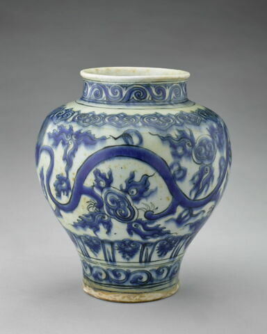 Vase aux dragons serpentiformes, image 2/12