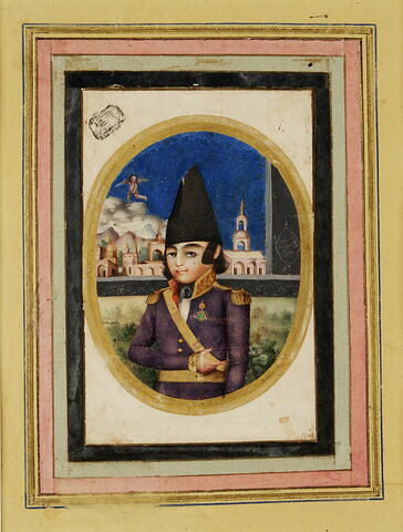 Portrait de jeune prince en buste (Khusraw Mirza ?) devant une ville, image 2/2