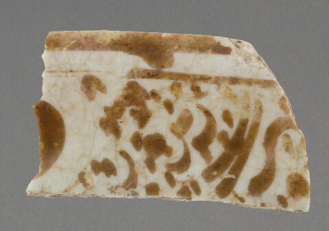 Fragment de bordure de grand plat, image 1/1