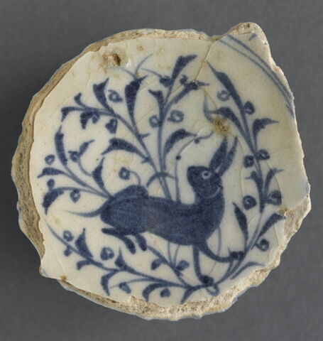 Fond de coupe à décor de lapin, image 1/2