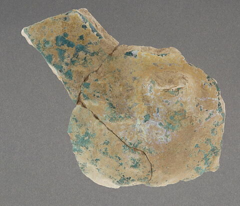 Fragment de paroi avec départ d'anse et de col, image 1/1