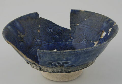 Coupe tronconique sur base annulaire, image 2/2