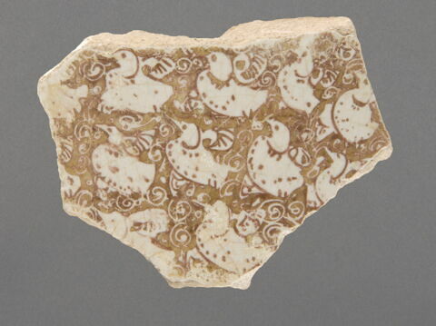 Fragment de vase à paroi épaisse, image 1/1